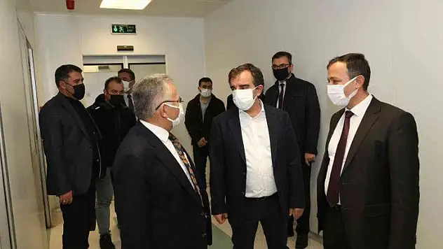 Büyükkılıç ERÜ Aşı Araştırma ve Geliştirme Merkezi'ni ziyaret etti