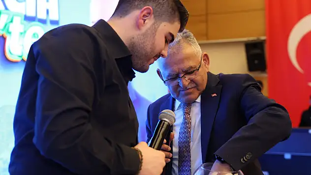 Başkan Büyükkılıç gençlere müjdeyi verdi: Günde iki kez ücretsiz!