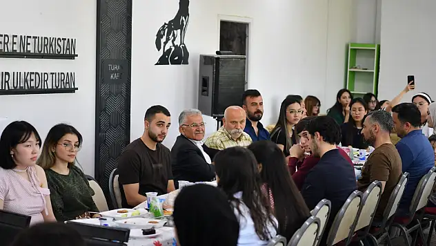 Başkan Büyükkılıç, gençleri yine yalnız bırakmadı!