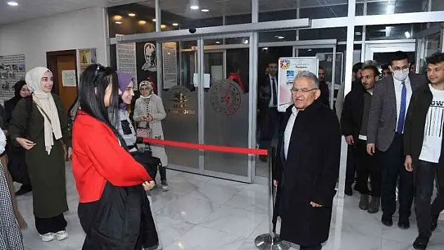 Büyükkılıç gençlerin davetini geri çevirmedi