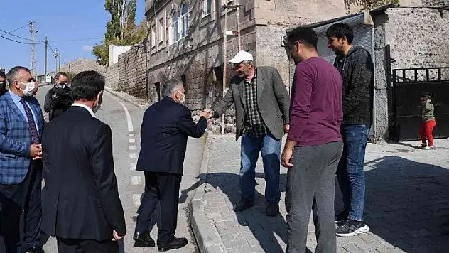Başkan Büyükkılıç Güneşli ve Gömeç'te esnafları ziyaret etti