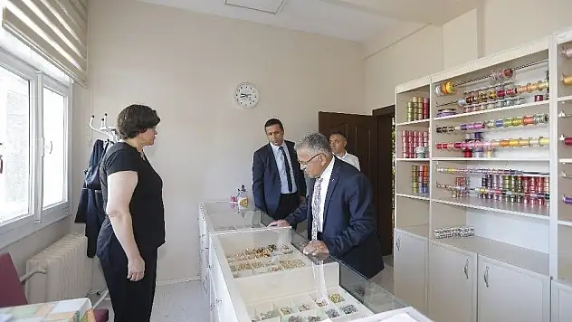 Başkan Büyükkılıç'ın birim ziyaretleri sürüyor
