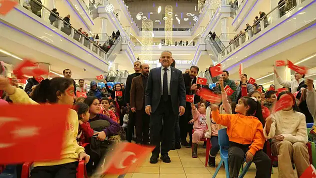 Başkan Büyükkılıç, KAYMEK Tatil Şenliği'nde çocuklarla buluştu