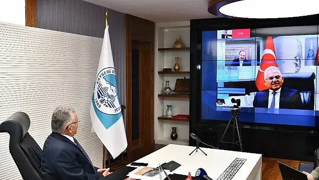Başkan Büyükkılıç Kayseri'deki 15 Temmuz ruhunu anlattı