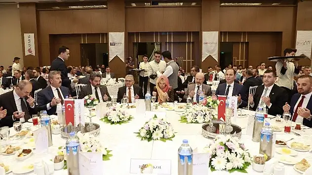 Başkan Büyükkılıç Mobilyacılarla iftarda buluştu
