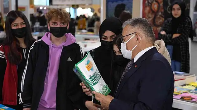 Başkan Büyükkılıç, Kitap Fuarı'ndan çağrıda bulundu