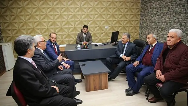 Başkan Büyükkılıç Melikgazi Sosyal Yadımlaşma ve Dayanışma Vakfı'nı ziyaret etti
