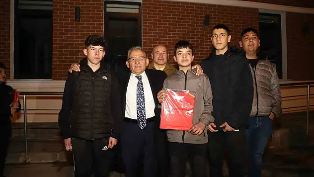 Büyükkılıç, gençlere hayallerini sordu...