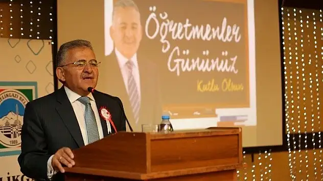Başkan Büyükkılıç Öğretmenler Gününü kutladı
