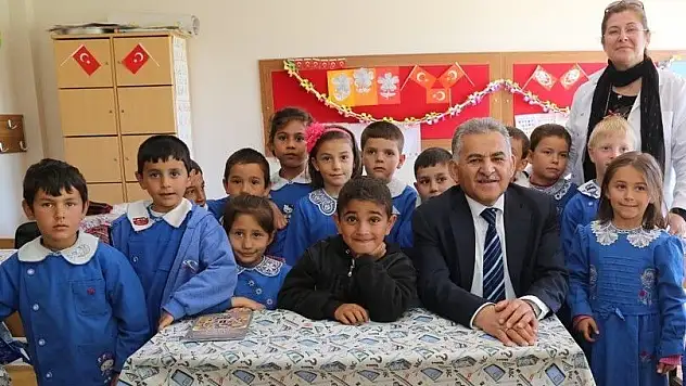 Başkan Büyükkılıç: 'Öğretmenler gününüz kutlu olsun!'