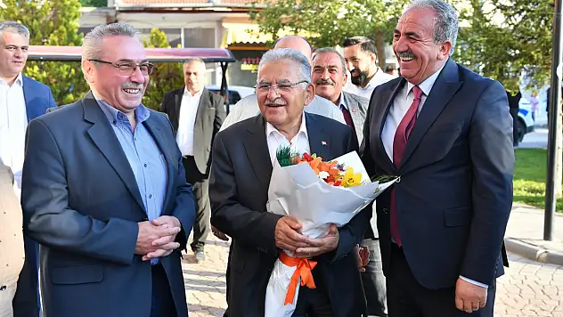 Başkan Büyükkılıç sahada: Felahiye'deki yol çökmesi!