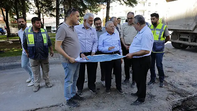 Başkan Büyükkılıç sahaya indi! Taşkınların yaşandığı mahallede son durum