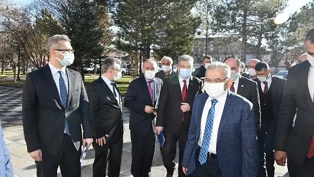 Başkan Büyükkılıç, Sarıoğlan ve Akkışla'da muhtarlarla buluştu