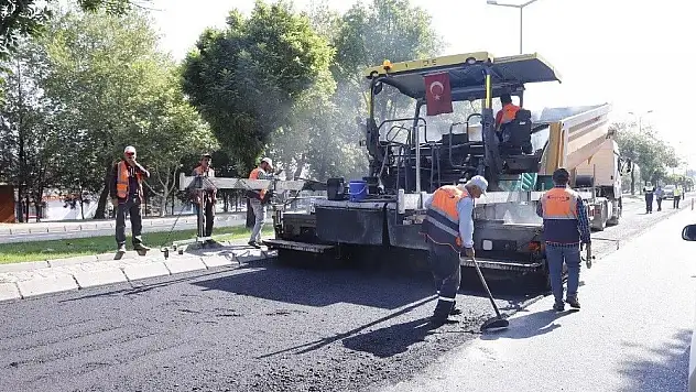 Başkan Büyükkılıç: Şehrin girişi çiçek gibi olmalı