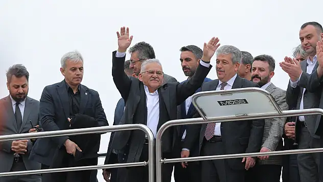 Başkan Büyükkılıç, 'Sizleri sırtımızda taşısak azdır'