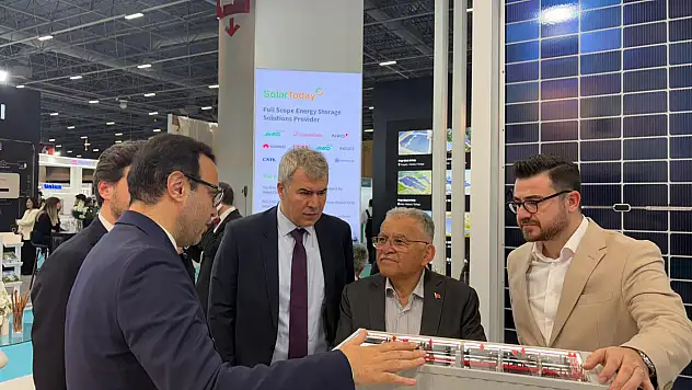 Başkan Büyükkılıç Solarex Fuarında