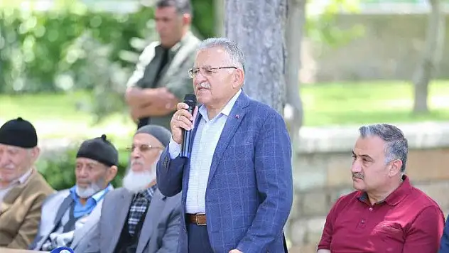 Büyükkılıç, Talas Gençlik Merkezi'nde gençler ve veliler ile buluştu