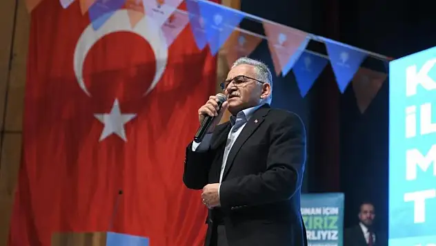 Başkan Büyükkılıç, 'Ben kimsenin afişini indirmedim'