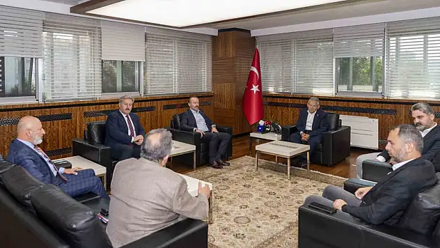 Başkandan yatırım ve hizmet toplantısı