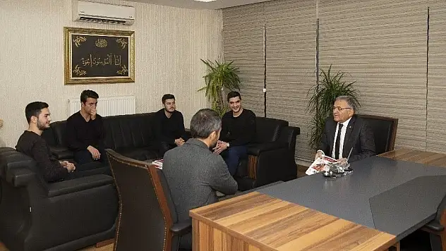 Başkan Büyükkılıç'tan çifte kutlama
