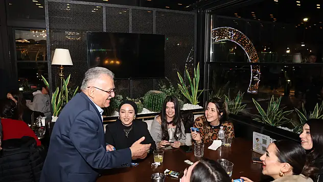 Başkan Büyükkılıç'tan gençlere hediye internet