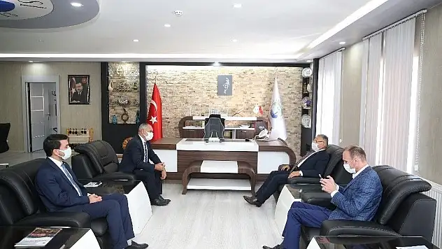 Başkan Büyükkılıç'tan ilçelere yakın takip!