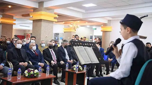 Başkan Büyükkılıç'tan öğrencilere hediye!