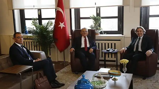 Başkan Büyükkılıç'tan önemli temaslar
