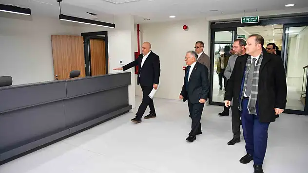 Kayseri'de başkandan yerinde inceleme! Yeni bakım merkezini ziyaret etti