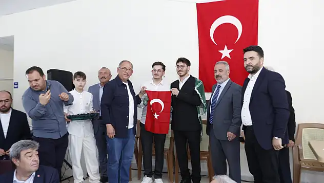 Başkan Büyükkılıç'tan Sinan Burhan'ın oğluna asker uğurlaması