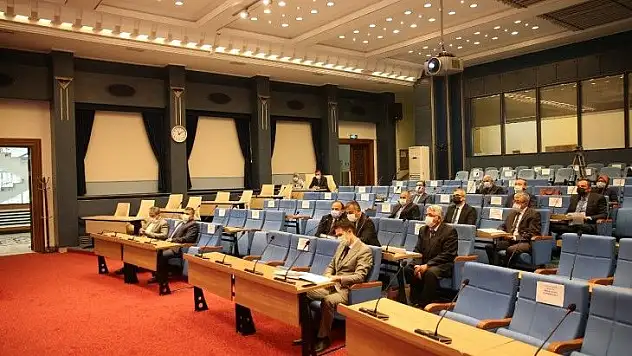 Büyükkılıç telefon şakası olduğunu düşünen vatandaşı görüntülü aradı