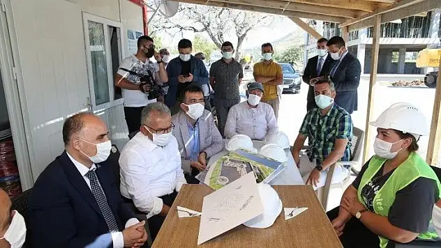 Başkan Büyükkılıç, Vali Günaydın okul inşaatını inceledi