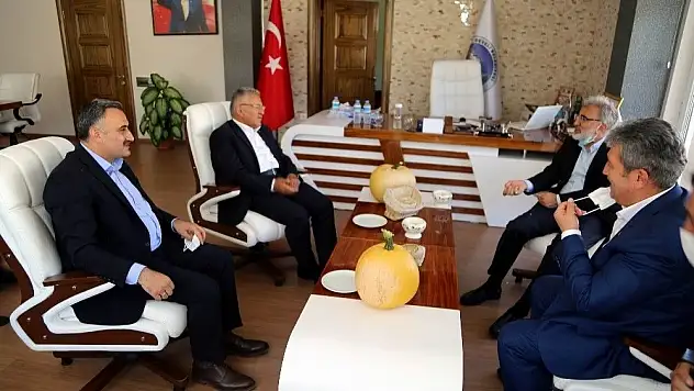 Başkan Büyükkılıç ve Milletvekili Yıldız'dan Develi Belediyesi'ne ziyaret
