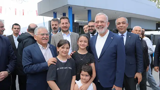Başkan Büyükkılıç ve Yenişehirlioğlu Kitap Fuarı'nda buluştu