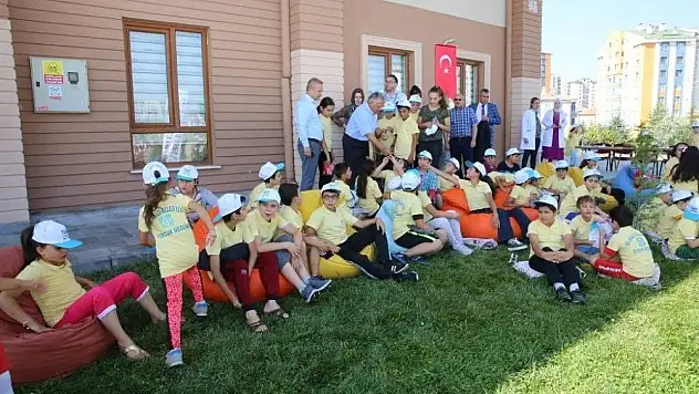 Başkan Büyükkılıç, yaz okulu öğrencileri ile spor yaptı
