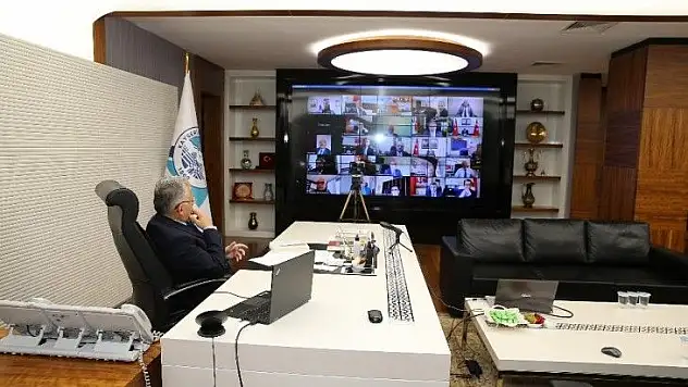 Başkan Büyükkılıç, yeni kontrollü normalleşme sonrasında İl Pandemi Kurulu Toplantısı'na katıldı