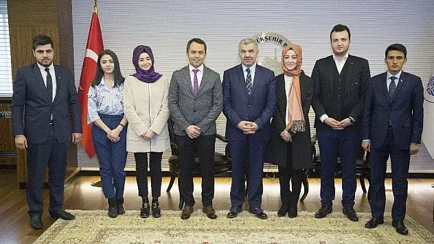 Başkan Çelik, AK Parti Gençlik Kolları İl Yönetimi ile görüştü
