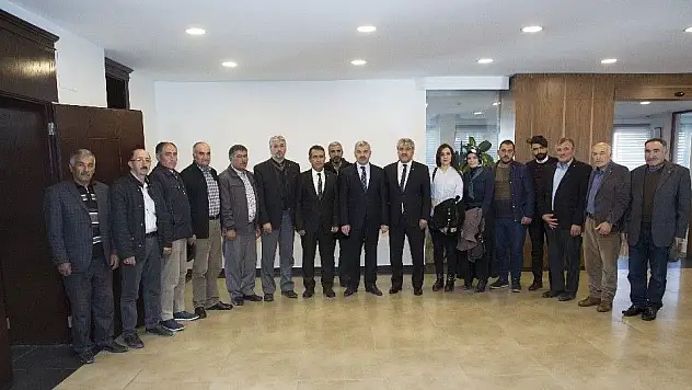 Başkan Çelik, AK Parti Pınarbaşı ve Akkışla İlçe Yönetim Kurulu Üyeleri ile bir araya geldi