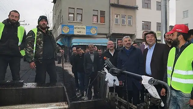Başkan Çelik Akkışla ve Özvatan'da yapılan çalışmaları inceledi
