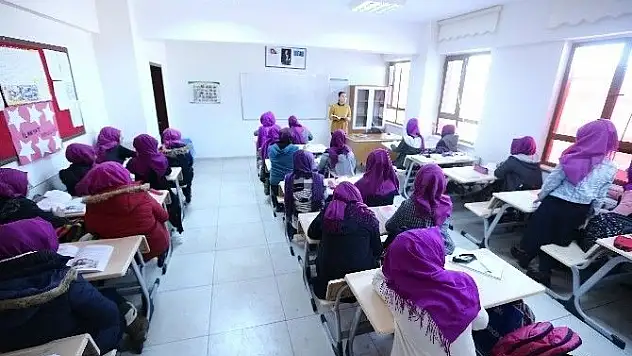 Başkan Çelik:  &quotEğitime destek vermeye devam edeceğiz&quot