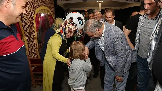 Başkan Çelik, &quotGece gündüz yorulmadan çalışıyoruz&quot