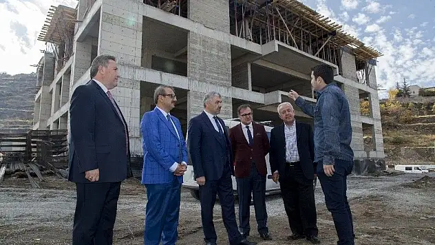 Başkan Çelik Hacılar'da incelemelerde bulundu
