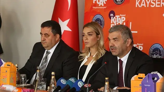 Başkan Çelik, &quotOkuyan şehir için gayret ediyoruz&quot