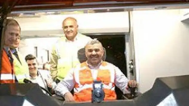 BAŞKAN ÇELİK'TEN GECE YARISI TESTİ