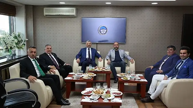 Başkan Çelik Ticaret Borsasını ziyaret etti
