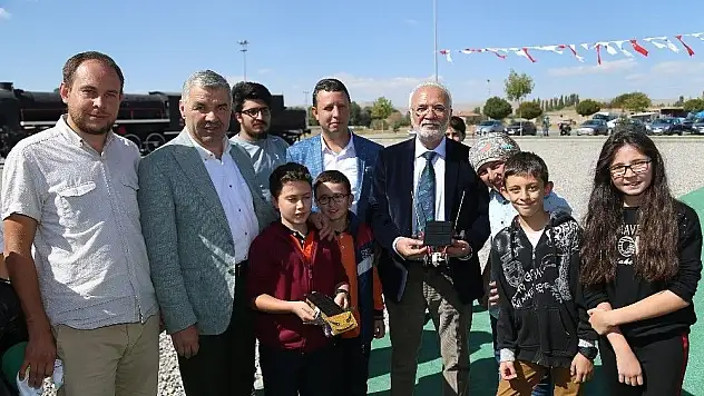 Başkan Çelik ve Elitaş Bilim Şenliği'nde
