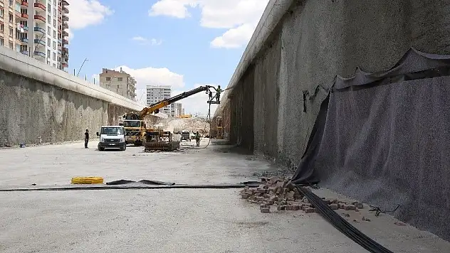 Başkan Çelik, yol çalışmalarını inceledi
