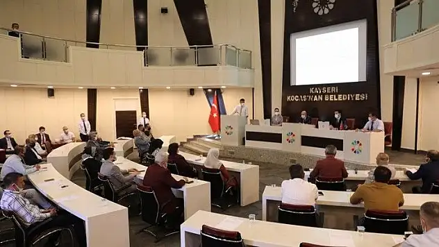 Çolakbayrakdar: 'Kentsel dönüşümle imarsız yapıları çözüme kavuşturuyoruz'