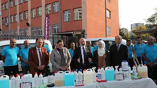 'Hayata fark katacak hizmetler yapmaya gayret ediyoruz'