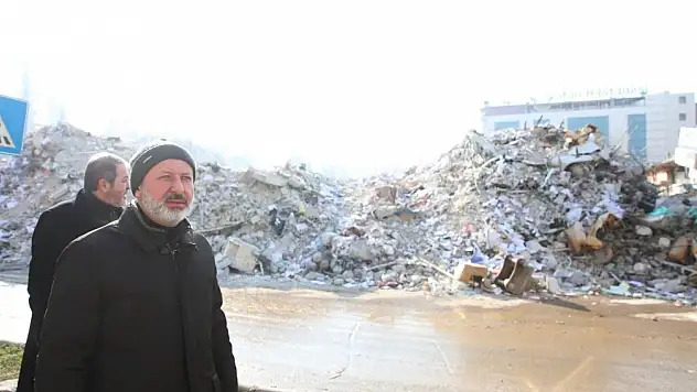Başkan Çolakbayrakdar: 'Yaraların en hızlı şekilde sarılması için var gücümüzle çalışıyoruz'